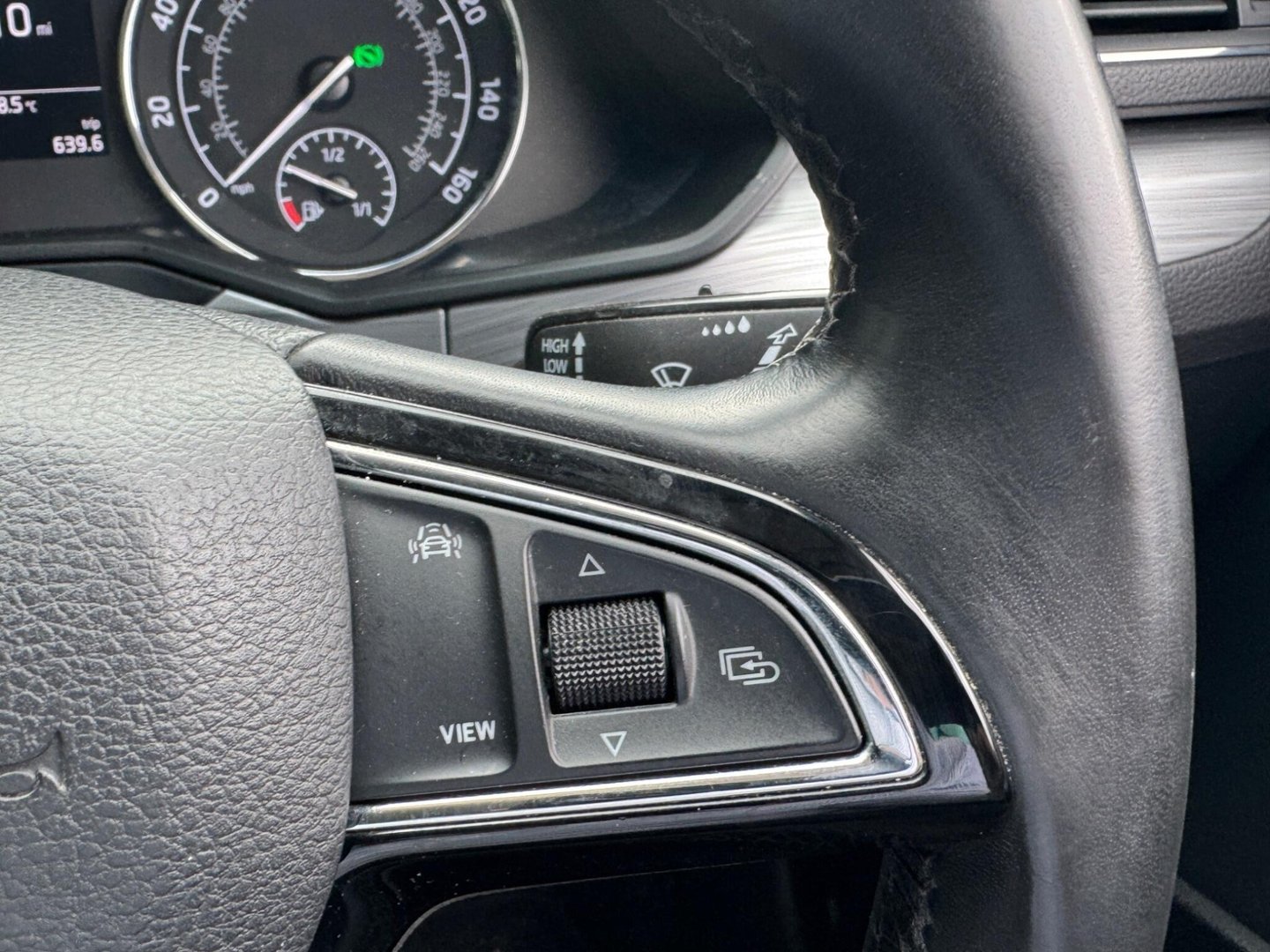 2019 Skoda Superb — image 29
