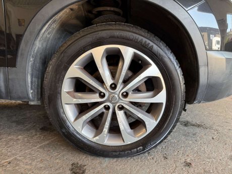 Nissan Qashqai 1.6 Tekna CVT 2WD Euro 5 5dr (AVM) 20