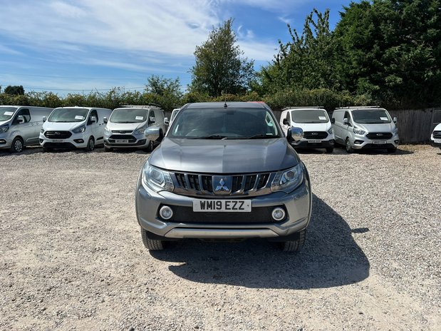 Mitsubishi L200 L200 Barbarian Di-D Auto 3