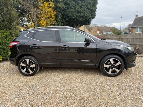 Nissan Qashqai 1.2 DIG-T N-Connecta 2WD Euro 6 (s/s) 5dr 5