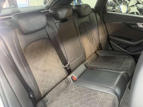 Audi RS4 2.9 TFSI V6 Sport Edition Estate 5dr Petrol Tiptronic quattro Euro 6 (s/s) 41