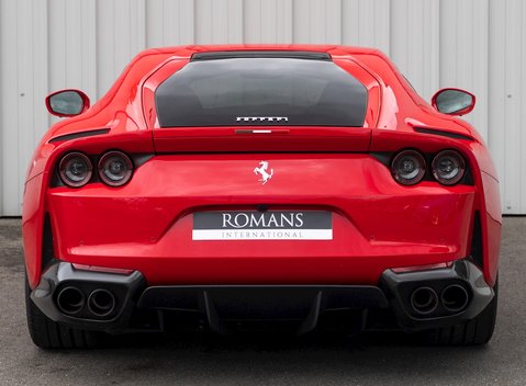 Ferrari 812 Superfast 5