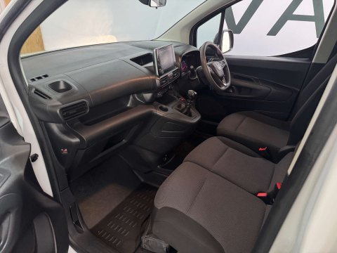 Vauxhall Combo 1.5 Combo 2300 Professional Turbo D S/S 27