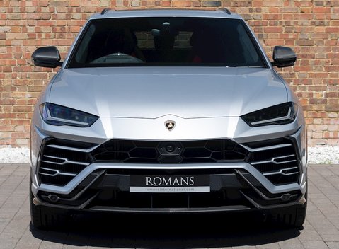 Lamborghini Urus 4