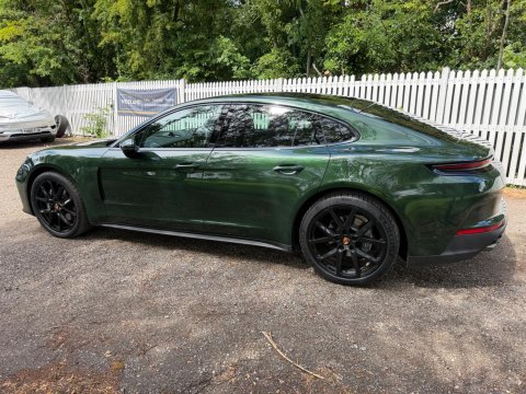 Porsche Panamera 4 PDK 21