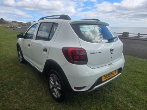 Dacia Sandero Stepway 0.9 TCe Essential Euro 6 (s/s) 5dr 4