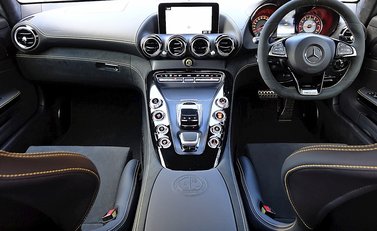 Mercedes-Benz Amg GT GT R 16