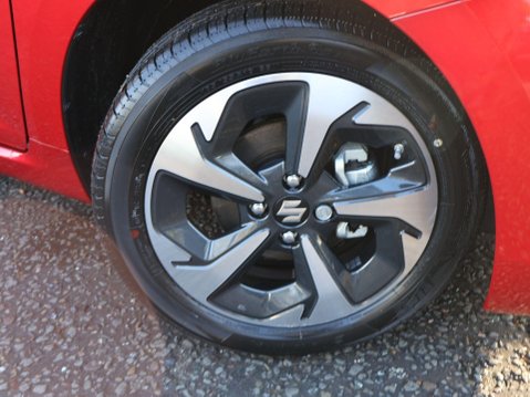 Suzuki Swift 1.2 Hybrid ULTRA 22
