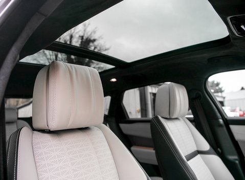 Land Rover Range Rover Velar R-Dynamic HSE Urban 17