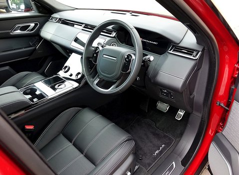 Land Rover Range Rover Velar R-Dynamic D300 HSE 13