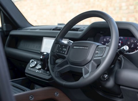 Land Rover Defender 110 X P400 11