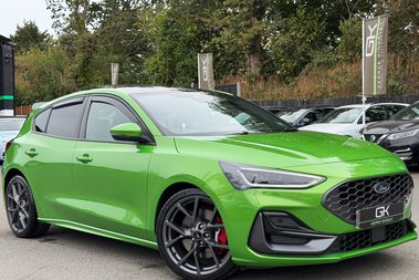 Ford Focus ST -PAN ROOF -PARKING/PERFORMANCE/ASSIST PACKS -HUD -B&O - MEAN GREEN
