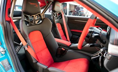 Porsche 911 (991) GT2 RS 12