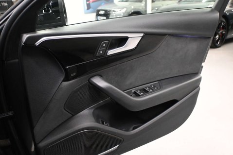 Audi A4 2.0 A4 Black Edition 40 TDI MHEV Quattro Semi-Auto 4WD 5dr 55