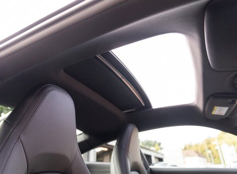 Porsche 911 Carrera (992) 13