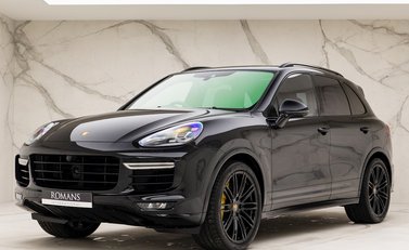 Porsche Cayenne Turbo S 6