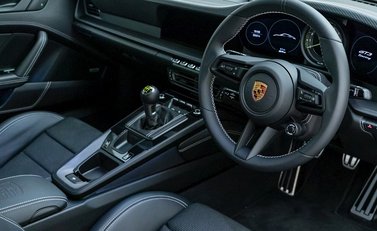 Porsche 911 (992) GT3 Touring 9