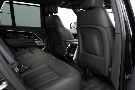 Land Rover Range Rover 3.0 D300 MHEV HSE SUV 5dr Diesel Auto 4WD Euro 6 (s/s) (300 ps) 31