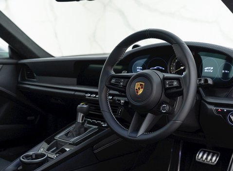 Porsche 911 (992) GT3 Touring 9