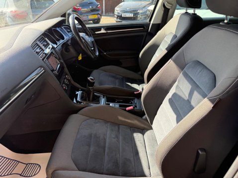 Volkswagen Golf 2.0 TDI BlueMotion Tech GT Euro 5 (s/s) 5dr 33
