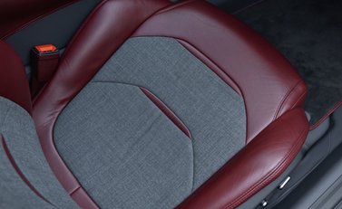 Ferrari GTC4 Lusso V12 TAILOR MADE 17