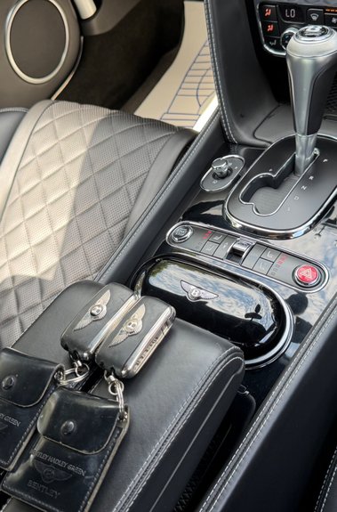 Bentley Continental GT V8 S CONVERTIBLE MULLINER DRIVING SPEC - GLACIER BLUE - LOW MILEAGE 