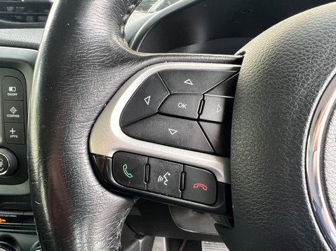 Jeep Renegade (Sold) 1.4T MultiAirII Longitude SUV 5dr Petrol DDCT Euro 6 (s/s) (140 ps) 20