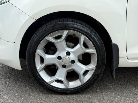 Ford Ka 1.3 TDCi Titanium Euro 4 3dr 14