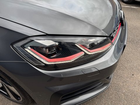 Volkswagen Golf GTI TSI DSG 28