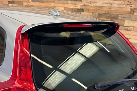 Volvo C30 2.0 R-Design Coupe 2dr Petrol Manual (177 g/km, 143 bhp) 74