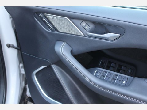 Jaguar I-Pace HSE BLACK 19