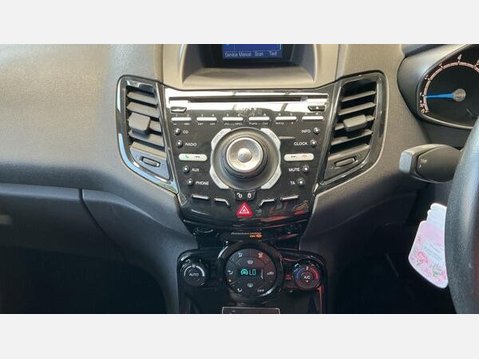 Ford Fiesta 1.0T EcoBoost Titanium Euro 5 (s/s) 5dr 9