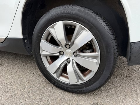 Peugeot 2008 S/S ALLURE 8