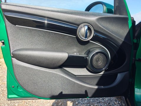 Mini Hatch 1.5 Cooper Exclusive Steptronic Euro 6 (s/s) 5dr 58