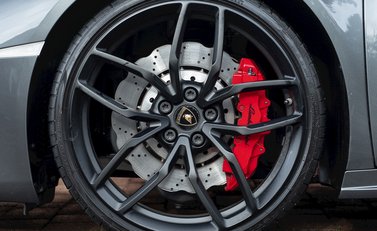 Lamborghini Huracan LP 580-2 10