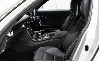 Mercedes-Benz SLS AMG 14