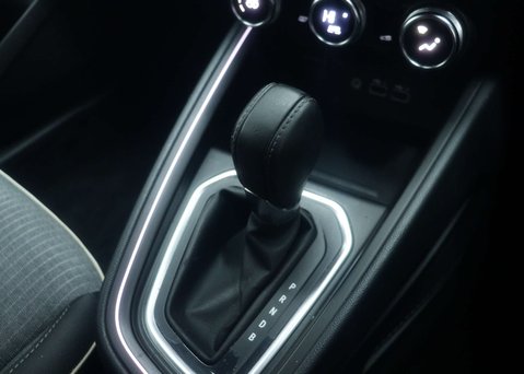 Renault Clio 1.6 Clio Techno E-Tech HEV Auto 5dr 32