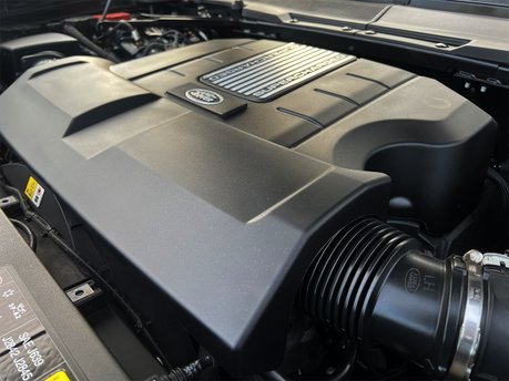 Land Rover Defender V8 82