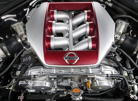 Nissan GT-R Premium Edition 9