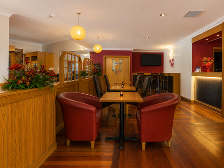 Breakfast & Bar 2
