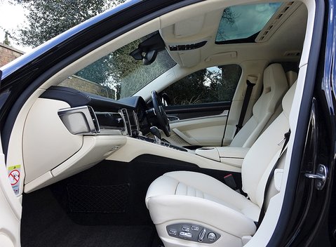 Porsche Panamera Turbo 8