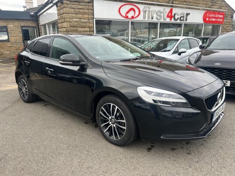 Volvo V40 D3 MOMENTUM NAV PLUS