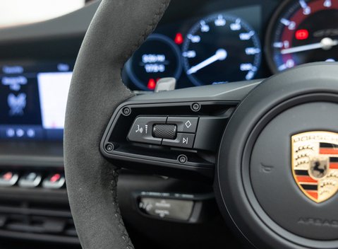 Porsche 911 Targa 4 GTS (992) 35