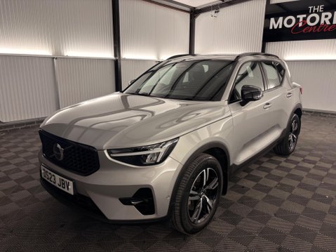 Volvo XC40 2.0 B3 MHEV Plus Dark DCT Auto Euro 6 (s/s) 5dr 53