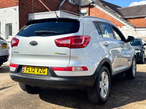 Kia Sportage 1.7 CRDi EcoDynamics 2 2WD Euro 5 (s/s) 5dr 4