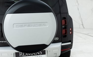 Land Rover Defender 110 XS Edition P400 23