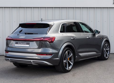 Audi E-Tron S 7