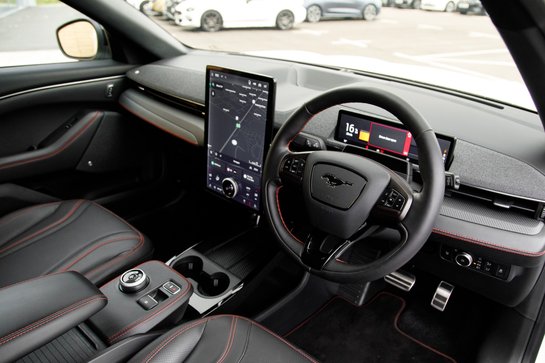 Ford Mustang Mach-E BASE