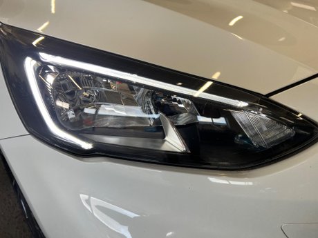 Ford Focus 1.0T EcoBoost ST-Line X Euro 6 (s/s) 5dr 37