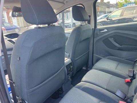 Ford C-Max 1.0T EcoBoost Titanium Euro 5 (s/s) 5dr 28